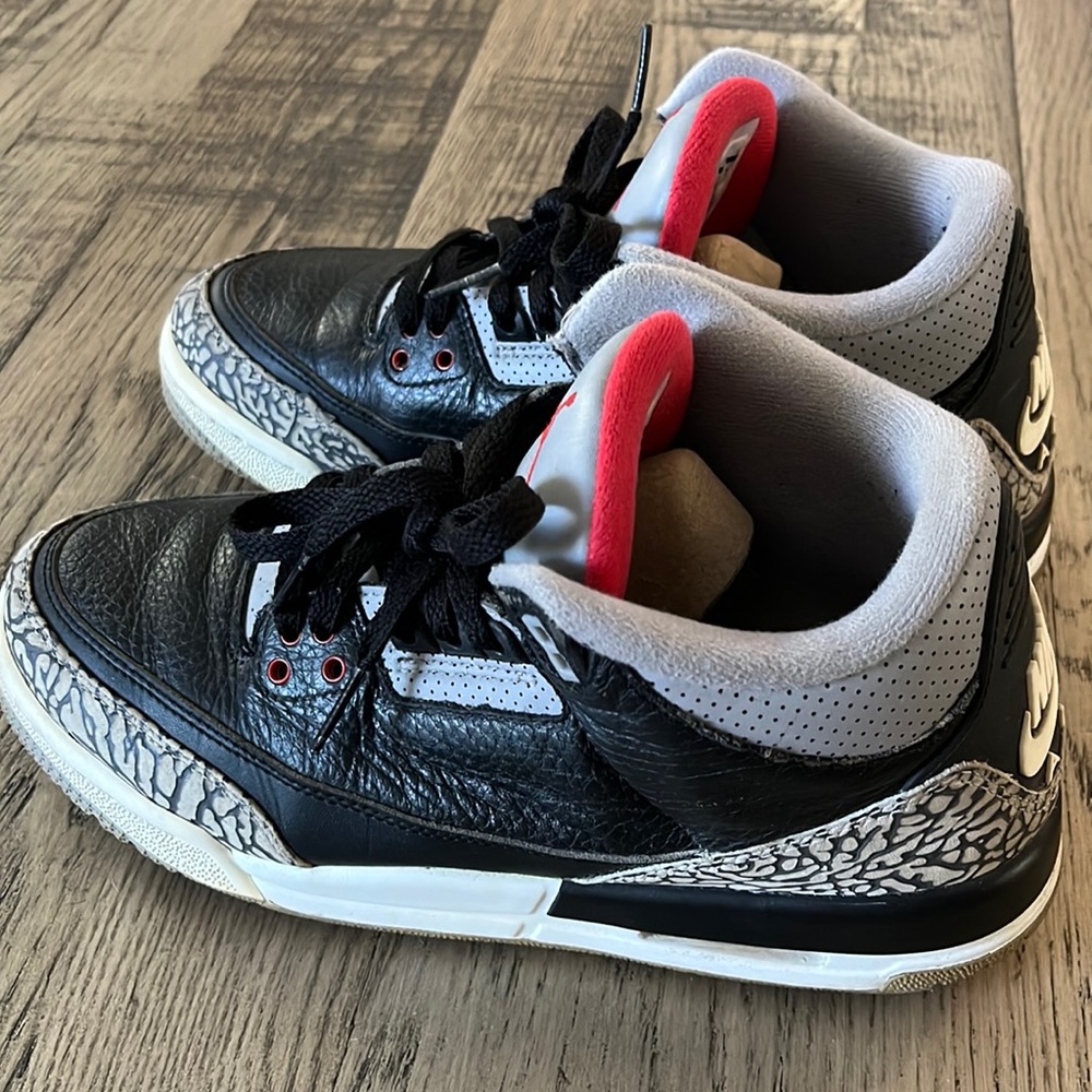 MAKE OFFERS!!! Jordan 3 black cement 2017 size 7y 7/10 condition *No insoles*